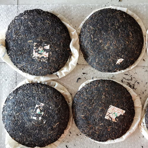 云南普洱茶叶 2006年龙生春尖饼茶357克七子饼茶陈年生茶越陈越香 - 图2