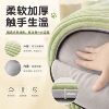 Warm and enclosed removable and washable cat nest in winter