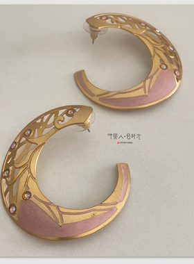 Berebl复古粉色半圆耳环
