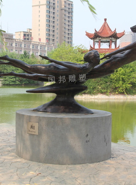 户外广场园林商业街景观摆放玻璃钢树脂仿铜铸铜传统民俗修脚人物