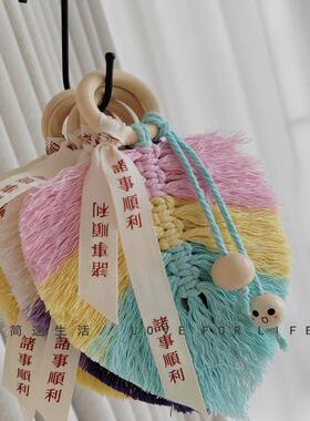 幼儿园背景墙彩色流苏叶子羽毛