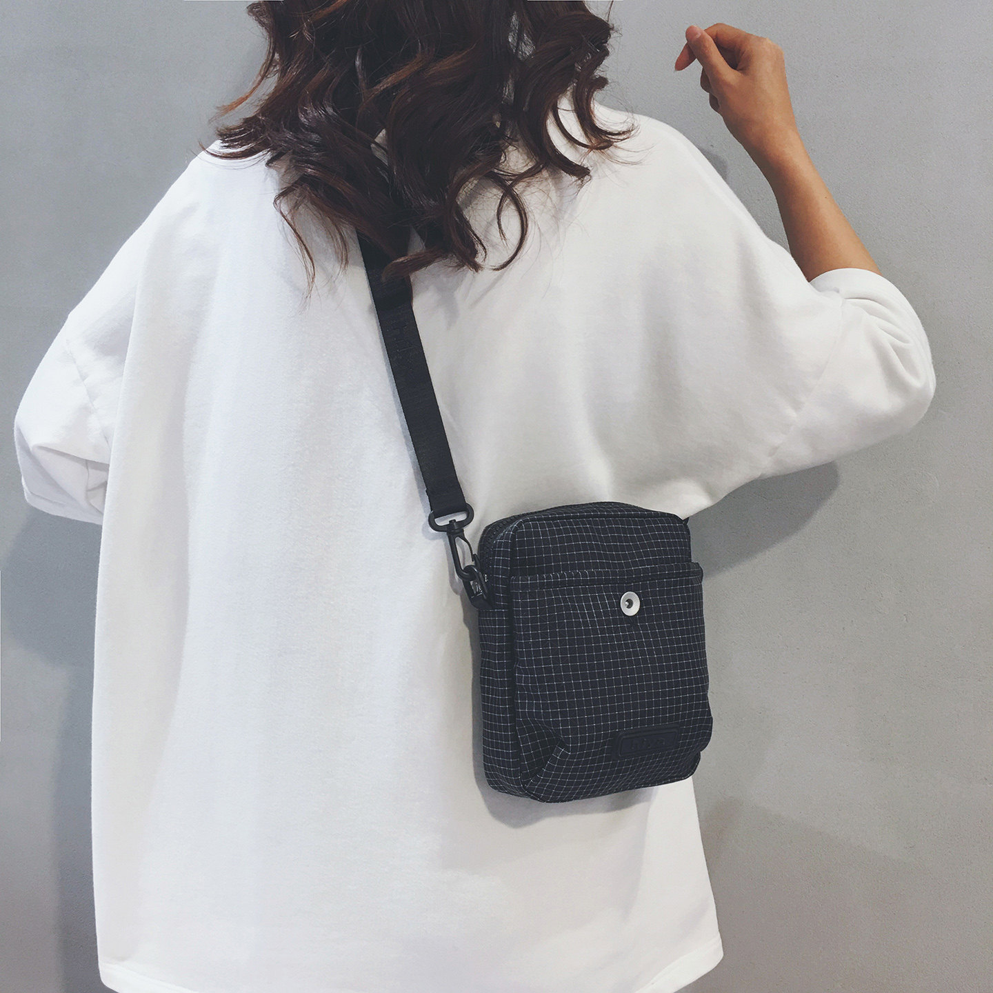 Lightweight small bag women's canvas 2026 new outdoor sports single shoulder small satchel bag casual versatile crossbody mobile phone bag