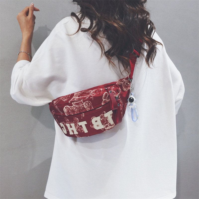 日系小熊印花胸包女2025新款男生运动单肩包手机腰包休闲斜挎包潮,淘宝优惠券,粉丝福利购,淘宝优惠卷