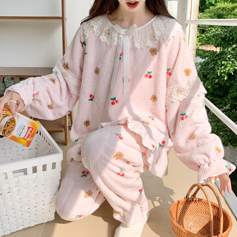 睡衣女冬天可爱甜美学生法兰绒加厚家居服冬季珊瑚绒秋冬女士套装 - 图0