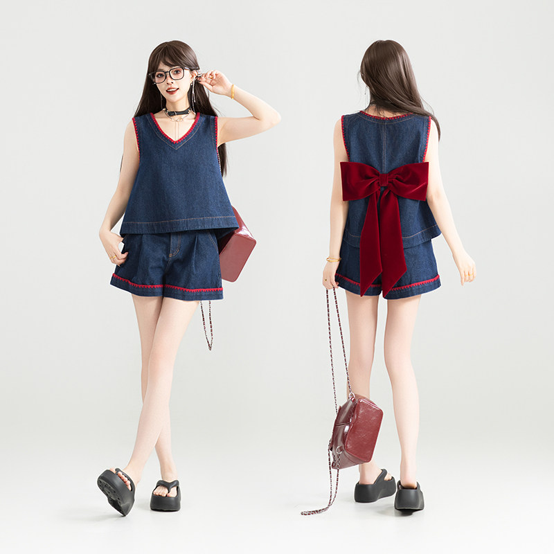 KEIKO 鬼马少女感牛仔套装夏季减龄蝴蝶结刺绣v领背心+短裤两件套,淘宝优惠券,粉丝福利购,淘宝优惠卷