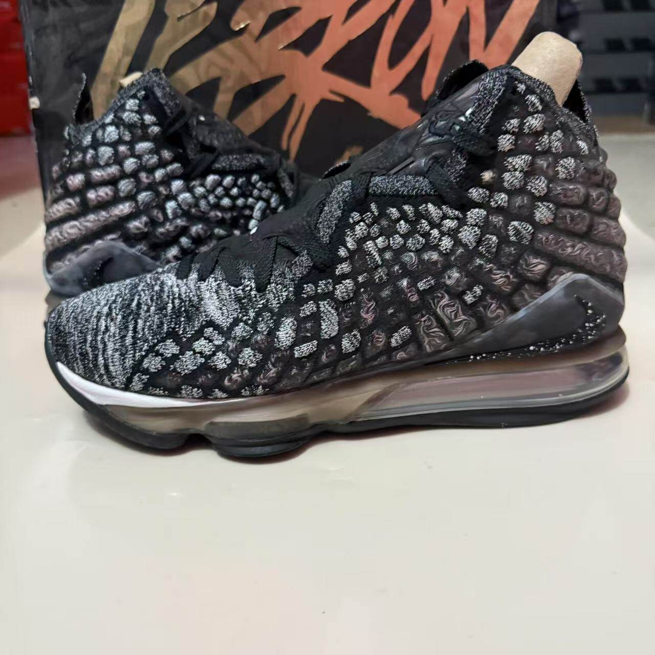 NIKE LEBRON XVII LBJ詹姆斯17代篮球鞋 BQ3178-004-002 BQ5594 - 图0