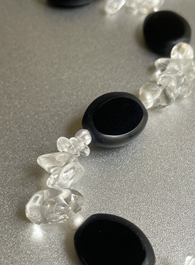 黑白分明。黑玛瑙白水晶天然珍珠串珠项链时髦简约高级知识分子