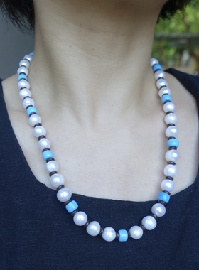 清爽海洋。天然珍珠蓝色琉璃椰壳串珠长项链时髦个性高级简约设计