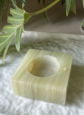 自然杰作。天然绿色阿富汗玉花纹立方体蜡烛台摆件时髦高级氛围感