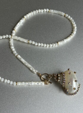 海洋记忆。天然海螺吊坠马蹄螺贝壳串珠白色项链清爽个性多种戴法