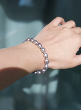 不费力优雅。高级灰色天然巴洛克珍珠925银扣手链高级感百搭时髦