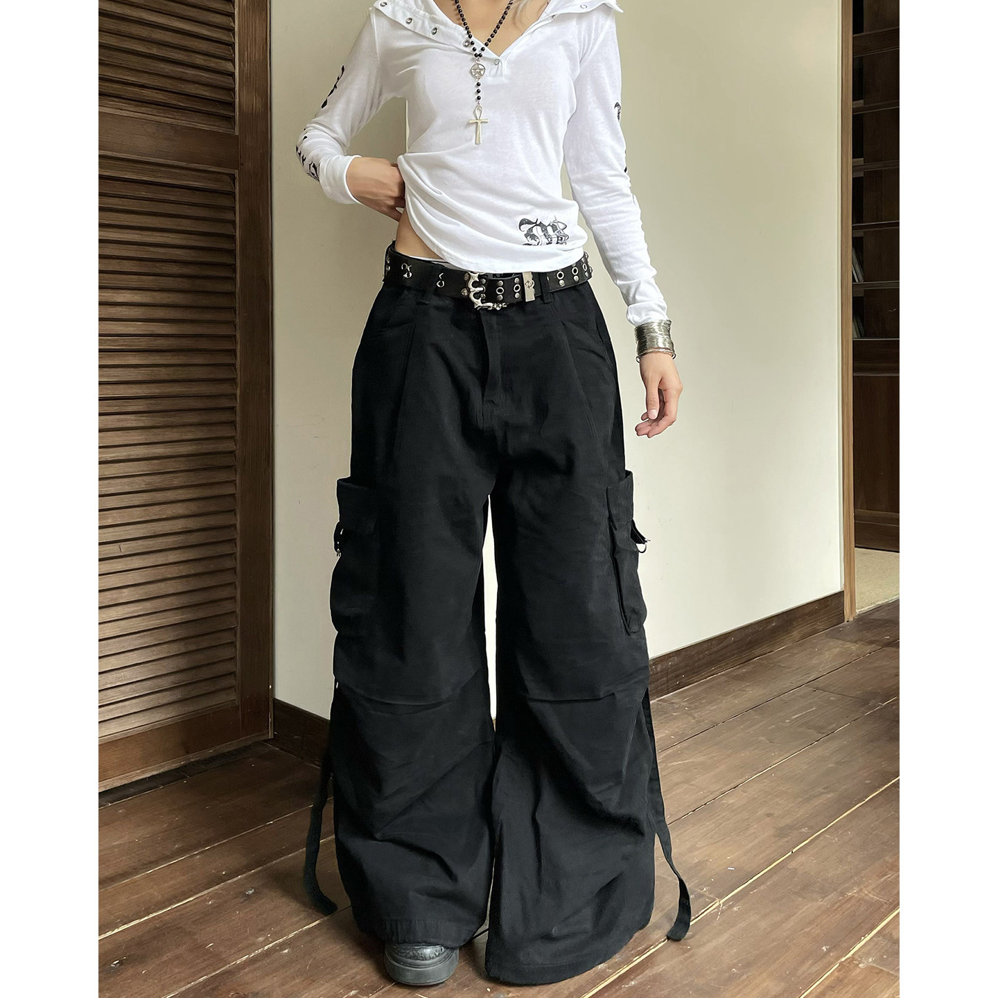 YAMMYUKI黑色字母印花重工多口袋工装裤高级感慵懒宽松拖地长裤,淘宝优惠券,粉丝福利购,淘宝优惠卷