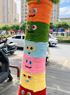 大树穿新衣冬季户外创意
