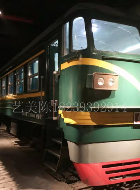 定制铁艺大型仿真东风绿皮火车头复古火车厢餐厅景区展览拍照摆件
