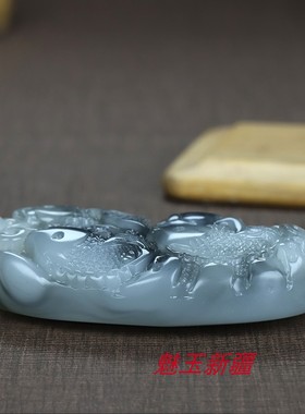 新疆和田玉鱼挂件手把件青花玉籽料连年有余鱼玉吊坠玉石手把玩件