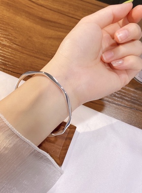 水贝纯银手镯足银999莫比乌斯环手镯光面实心时尚爆款年轻送礼