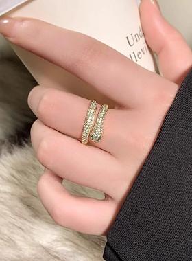 小众设计满钻灵蛇食指指环女旺财运戒指2024新款爆款小指尾戒秋冬