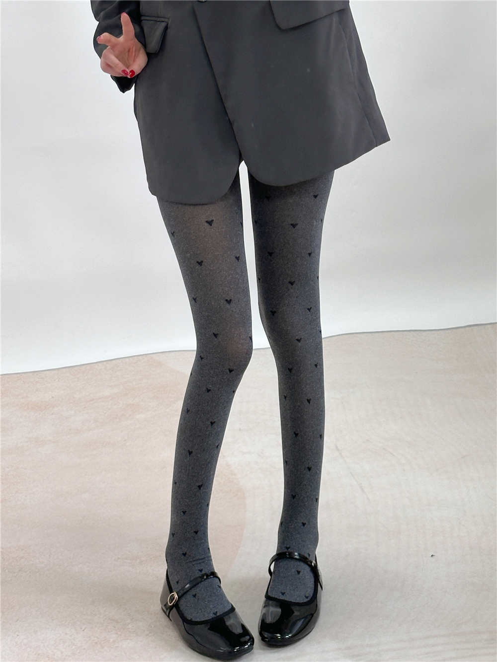 AY To films 早春格雷系灰色爱心打底袜显瘦简约100D天鹅绒连裤袜 - 图0