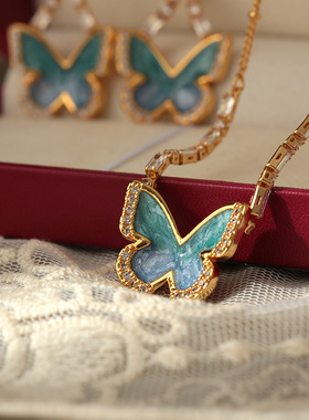 珐琅蝴蝶项链梦幻灵动渐变蓝项链女ins风小众气质高级感项链配饰