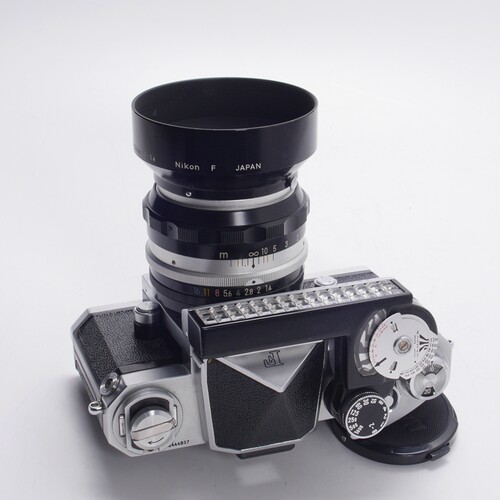 尼康NIKON大F 50/1.4尖顶雪山版专用测光全机械胶片单反相机收藏 - 图1