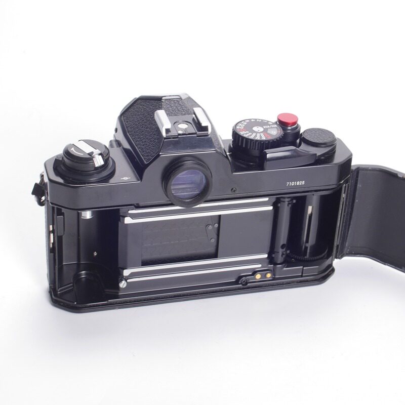 Nikon NIKONFM2 early black paint titanium curtain machine