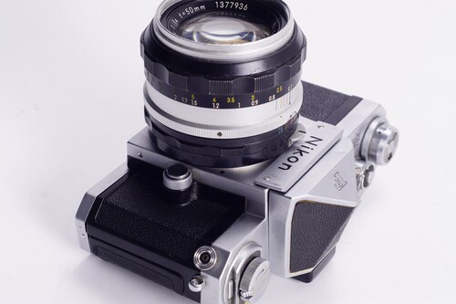尼康 NIKON 大F 尖顶日本光学早期+50/1.4 白嘴 套机 135胶片单反 - 图1