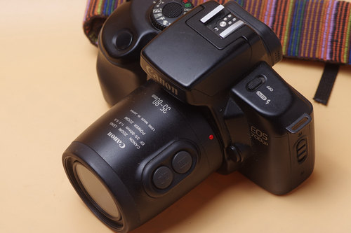 佳能 CANON EOS 700QD 胶卷 相机 套机 带35-80  电动 瑕疵 道具 - 图0