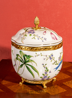 欧式陶瓷配铜收纳罐摆设