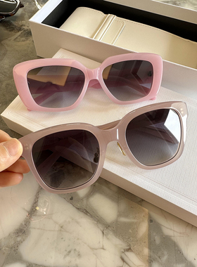 休闲方形通勤女性时髦墨镜