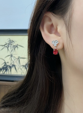 3.6ct培育红宝石耳钉女