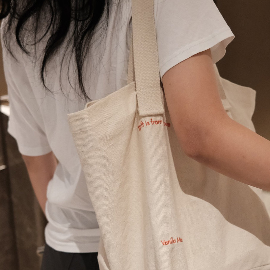 VM香草山 接礼物的大口袋 原创设计通勤环保单肩侧背帆布包大容量,淘宝优惠券,粉丝福利购,淘宝优惠卷