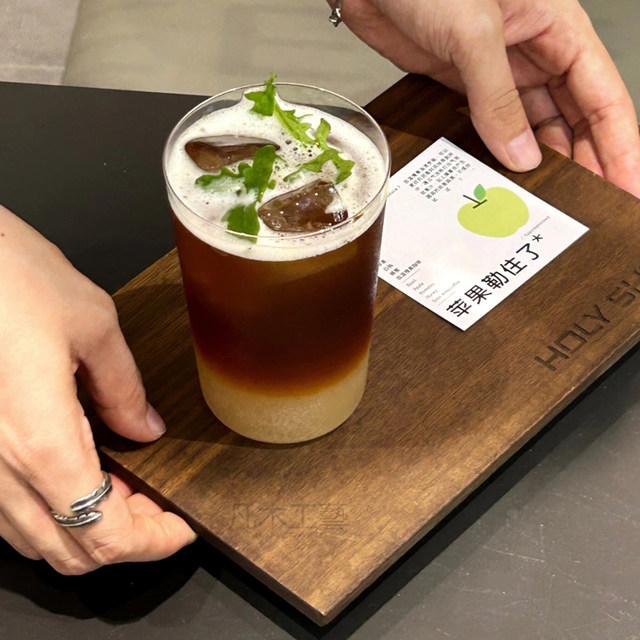 Free lettering tray supports customization