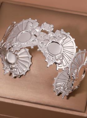 冷淡风不锈钢花朵手镯女