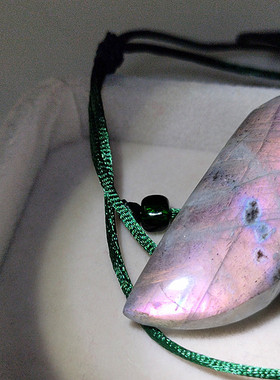 彩色光谱天然拉长石吊坠