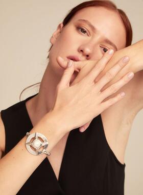 西班牙小众潮牌UNOde50 珍珠卡扣手镯女士手工镀银轻奢百搭优雅