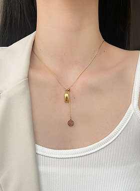 招财福牌小金砖项链女小众设计高级感钛钢不掉色抽拉可调节锁骨链