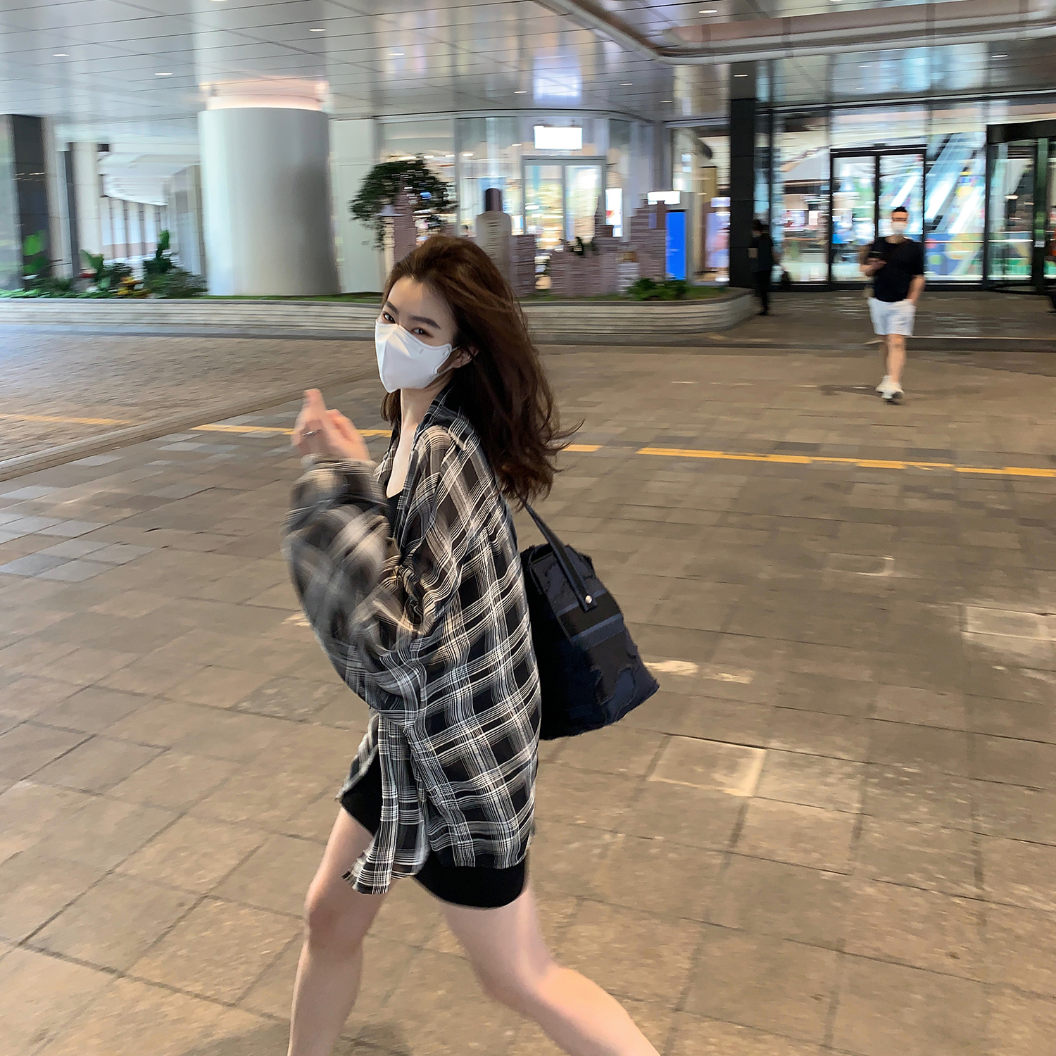 新款夏薄款防晒衬衣设计感小众宽松上衣 格纹衬衫女 skishop 2020 新款夏薄款防晒衬衣设计感小众宽松上衣 格纹衬衫女 skishop 2020