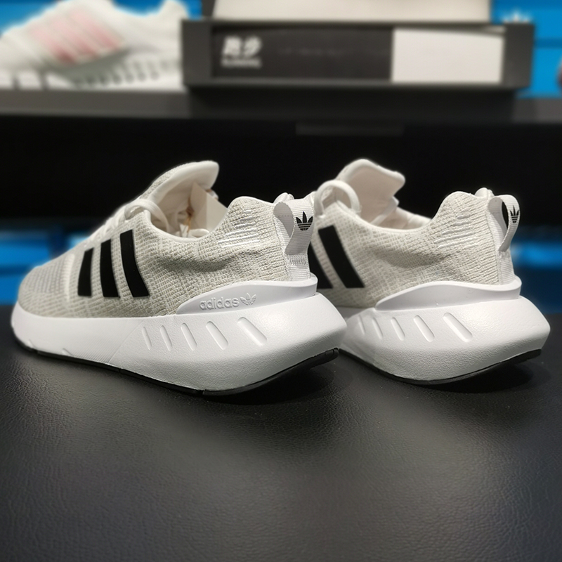 Adidas/阿迪达斯三叶草女子Swift Run22运动透气轻便跑步鞋GV7969 - 图1