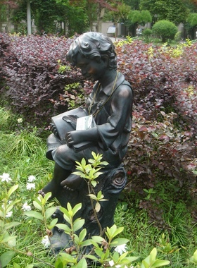 玻璃钢励志欧式庭院草坪摆件直销