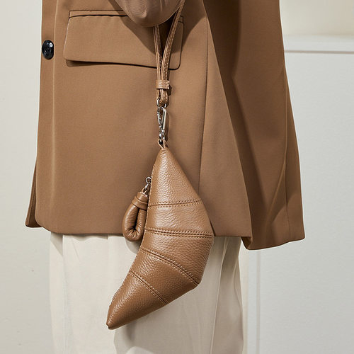 迷你可松牛角包真皮可颂包迷你挂脖牛角包复古精致零钱包 - 图2