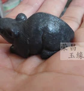 挂件和田玉栩栩如生吊坠