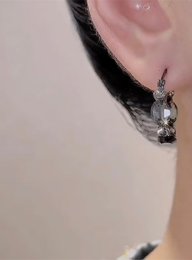 姿茉设计感黑灰色水晶耳扣耳坠