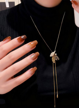 轻奢高级感金色镂空树叶毛衣链