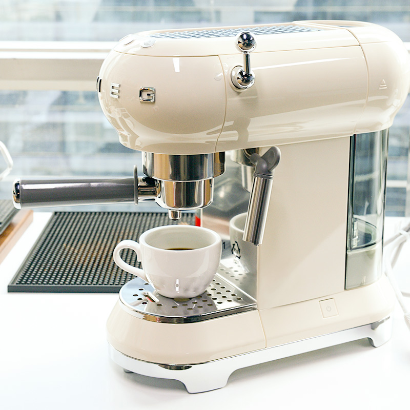 【自营】SMEG斯麦格ECF01意式半自动咖啡机 进口家用一体奶泡蒸汽 - 图3
