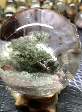 天然绿幽灵水晶球摆件直径为59.7毫米一物一图