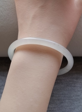 萌太太和田玉叮当镯美人条细条