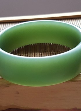 碧玉菠菜绿手镯女镯子俄罗斯猫眼粉青鸭蛋青玉镯天然和田玉镯子