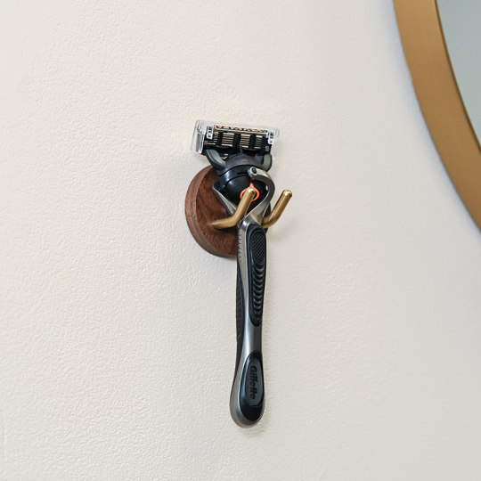 吉利手动剃须刀架卫生间免打孔刮胡刀置物架胡桃木挂架插头挂架木