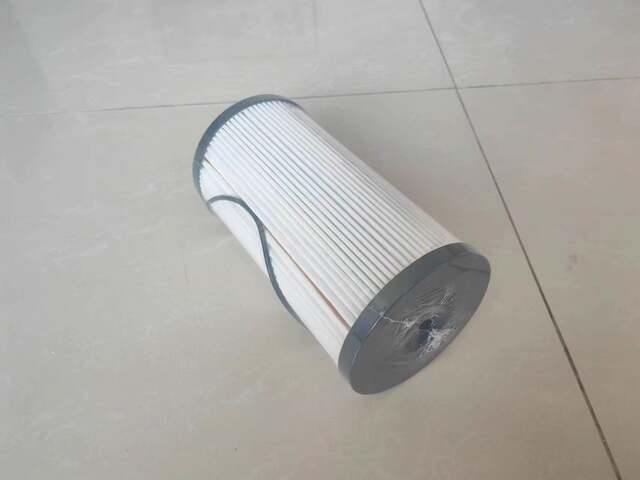 Suitable for Dongfeng Tianlong flagship KX520/560 oil-water separator filter element Tianlong KL Yili cannon filter element