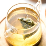 Четыре мешка восточного чая ya yun osmanthus flower oolong чайный пакет пузырьковый треугольник цветы и трава маленький чайный пакет Один чай прозрачный аромат может быть холодным чаем